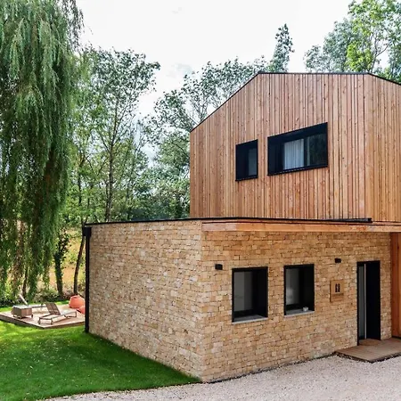 Dans Les Arbres Hotell