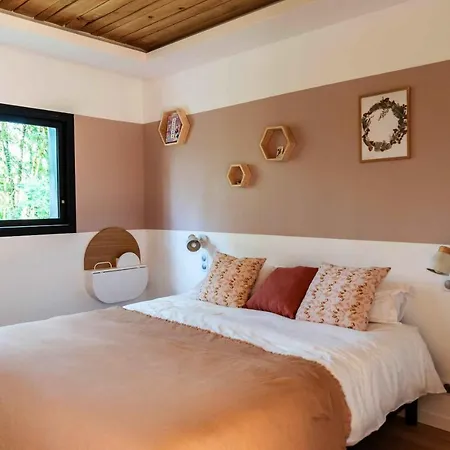 Hotell Dans Les Arbres *