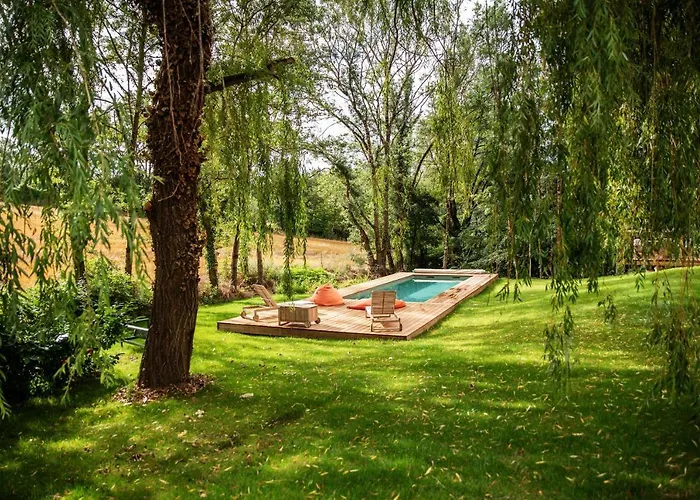 Dans Les Arbres 호텔 Lanta