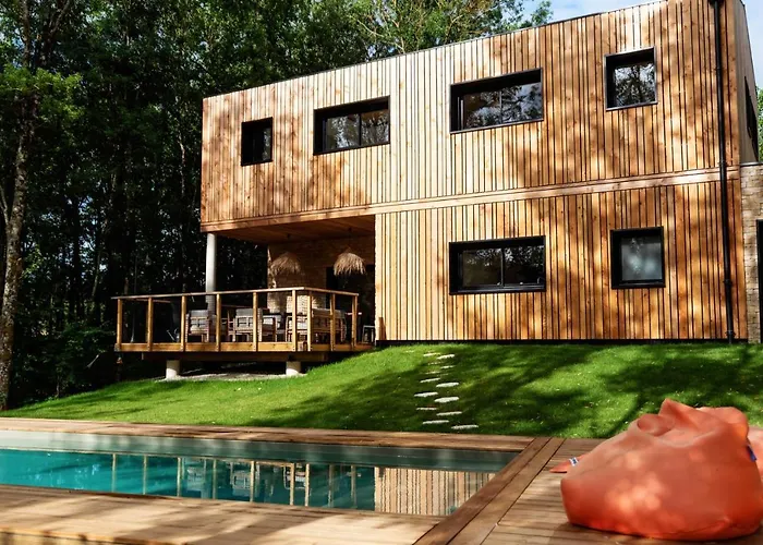 Dans Les Arbres 호텔 *