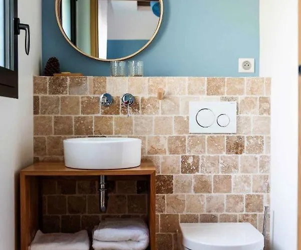 Dans Les Arbres 호텔 *