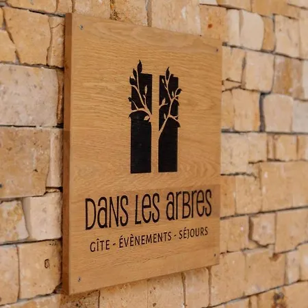 Dans Les Arbres Hotel Lanta